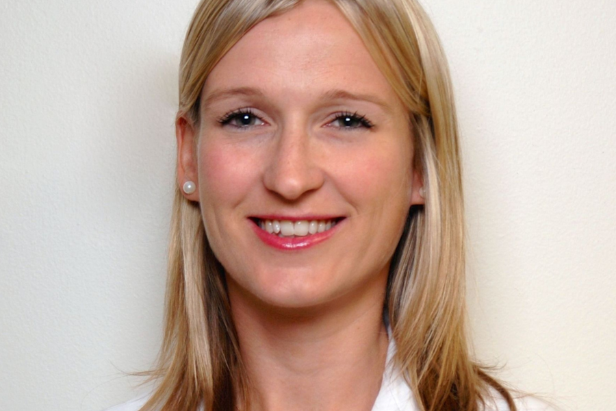Dr. Kate Hanneman, headshot