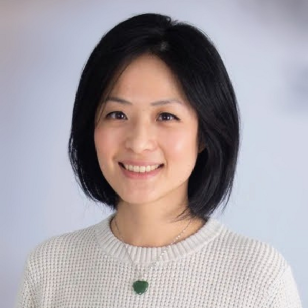 Headshot, Amy Chen