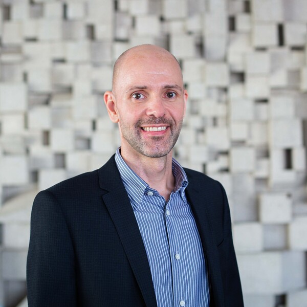 Headshot of David Tihanyi, Business Manager, Medical Imagin